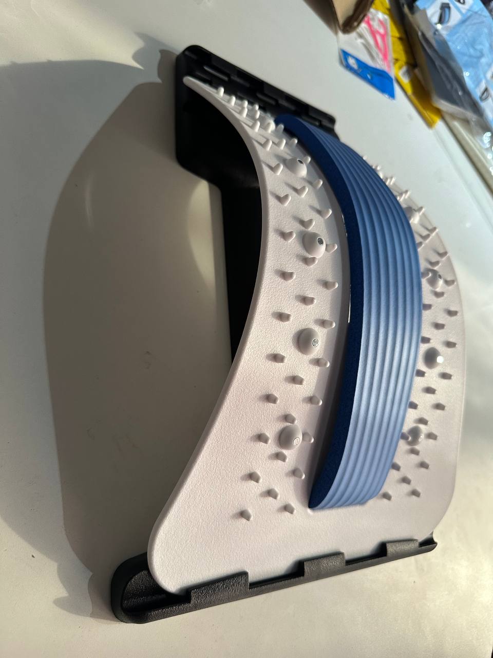 Side profile of the adjustable back stretcher